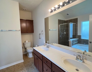 6207 Lovage Avenue - Photo Thumbnail 13
