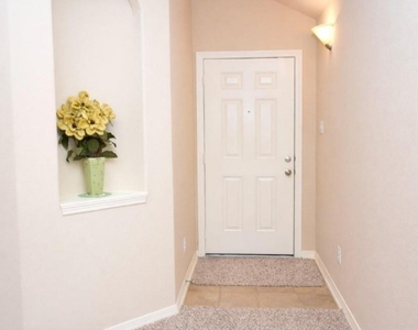 6207 Lovage Avenue - Photo Thumbnail 5