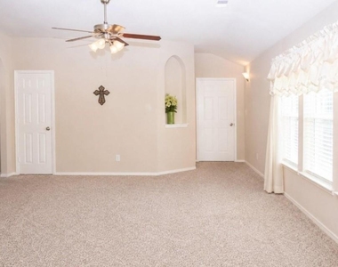 6207 Lovage Avenue - Photo Thumbnail 3