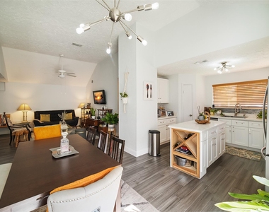 13139 Vista Oro Drive - Photo Thumbnail 7