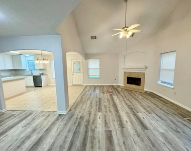 1910 Plum Falls Lane - Photo Thumbnail 13
