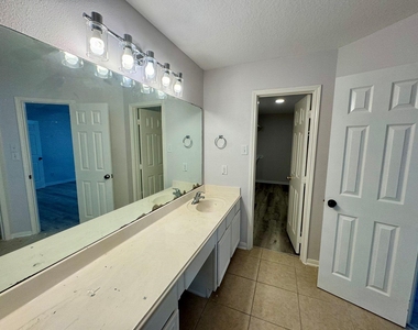 1910 Plum Falls Lane - Photo Thumbnail 23