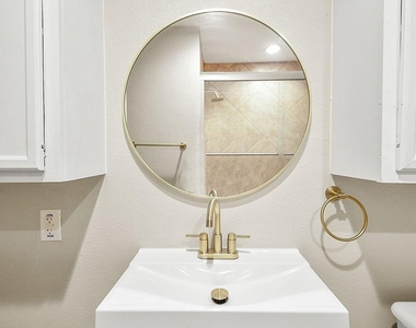 5037 W 43rd Street - Photo Thumbnail 22
