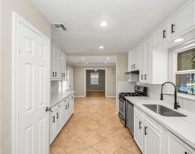 5037 W 43rd Street - Photo Thumbnail 13