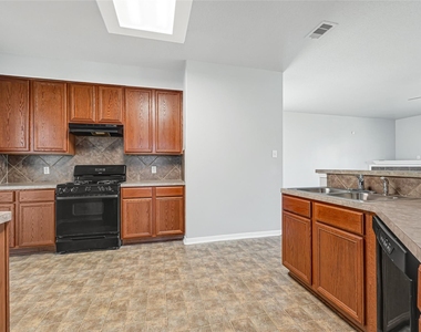 1827 Macondray Drive - Photo Thumbnail 10
