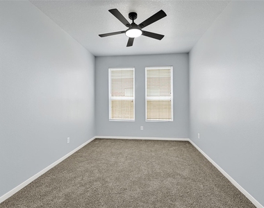 1827 Macondray Drive - Photo Thumbnail 14