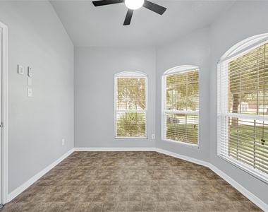 1827 Macondray Drive - Photo Thumbnail 11
