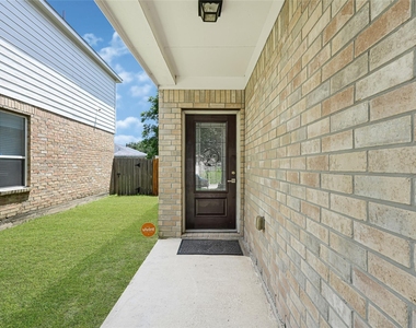 1827 Macondray Drive - Photo Thumbnail 3