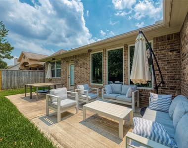167 Pinto Point Place - Photo Thumbnail 34