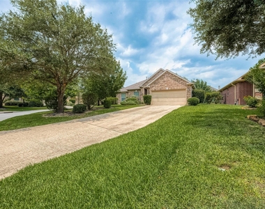 167 Pinto Point Place - Photo Thumbnail 2