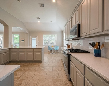 167 Pinto Point Place - Photo Thumbnail 14