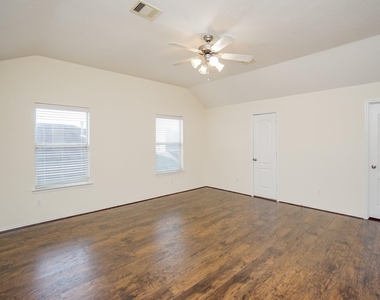 1323 Colonial Manor Drive - Photo Thumbnail 23
