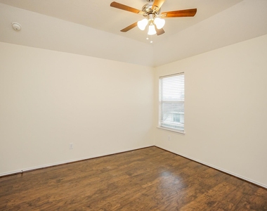 1323 Colonial Manor Drive - Photo Thumbnail 20