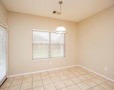 1323 Colonial Manor Drive - Photo Thumbnail 9