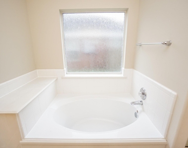 1323 Colonial Manor Drive - Photo Thumbnail 17