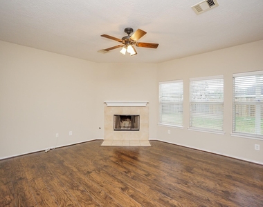 1323 Colonial Manor Drive - Photo Thumbnail 5