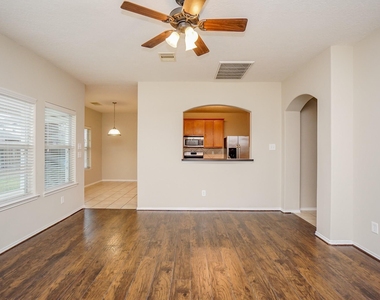 1323 Colonial Manor Drive - Photo Thumbnail 7