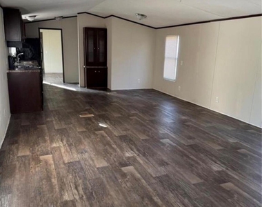 511 County Road 2218 - Photo Thumbnail 3