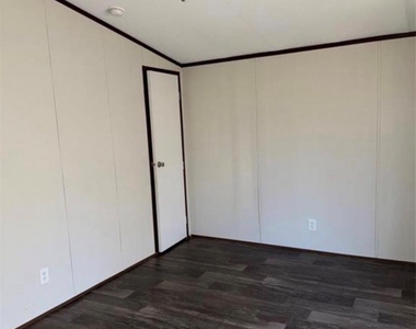 511 County Road 2218 - Photo Thumbnail 10