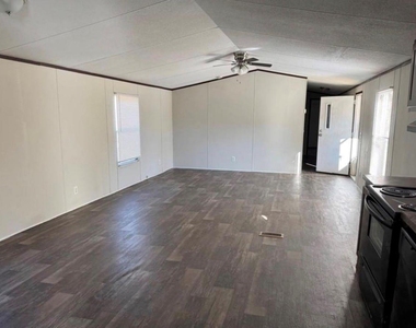 511 County Road 2218 - Photo Thumbnail 8