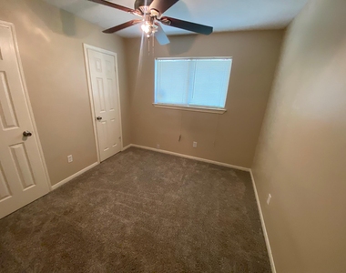 15811 Part Drive - Photo Thumbnail 16