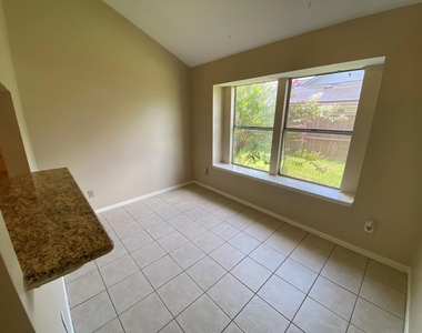15811 Part Drive - Photo Thumbnail 8