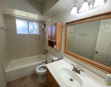 15811 Part Drive - Photo Thumbnail 17