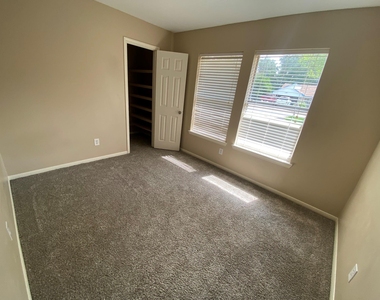 15811 Part Drive - Photo Thumbnail 14