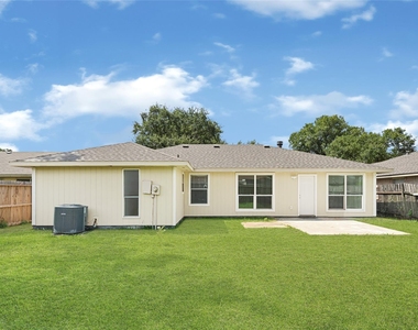 13327 N Thorntree Drive - Photo Thumbnail 3