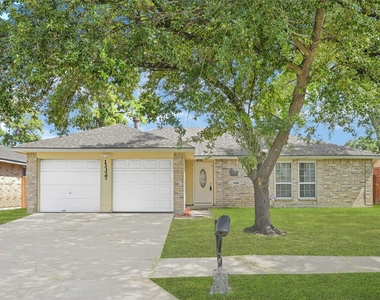13327 N Thorntree Drive - Photo Thumbnail 1