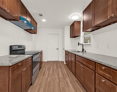 13327 N Thorntree Drive - Photo Thumbnail 10