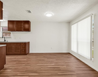 13327 N Thorntree Drive - Photo Thumbnail 9
