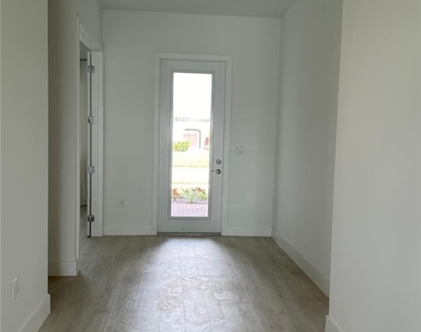 5081 Gambero Way - Photo Thumbnail 3
