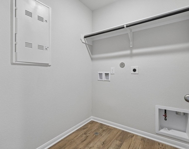1515 Jean Meadow Drive - Photo Thumbnail 14