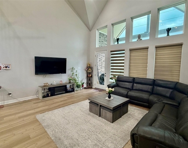 25859 Rippey Glen Drive - Photo Thumbnail 9