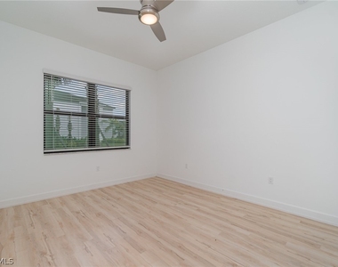 12750 Woodbury Drive - Photo Thumbnail 10