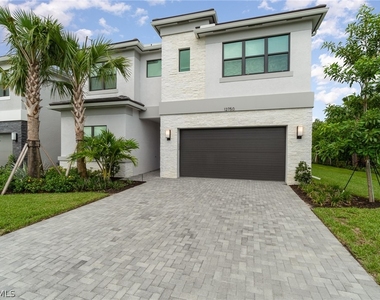 12750 Woodbury Drive - Photo Thumbnail 1