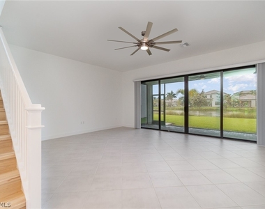 12750 Woodbury Drive - Photo Thumbnail 9