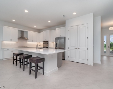 12750 Woodbury Drive - Photo Thumbnail 4