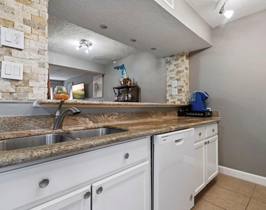 6111 Beverly Hill Street - Photo Thumbnail 7