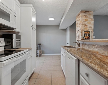 6111 Beverly Hill Street - Photo Thumbnail 8