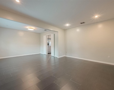 11406 High Star Drive - Photo Thumbnail 7