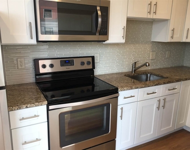 875 Elm - Photo Thumbnail 17