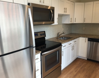 875 Elm - Photo Thumbnail 16