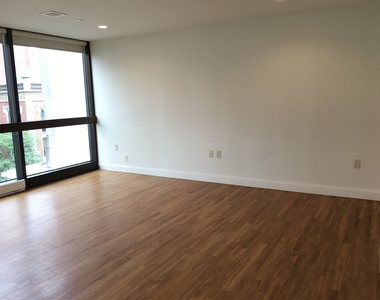 875 Elm - Photo Thumbnail 7