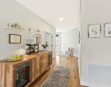 2130 Sunset Circle - Photo Thumbnail 5