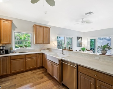 2130 Sunset Circle - Photo Thumbnail 14