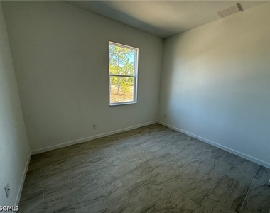 1115 Cove Street E - Photo Thumbnail 14