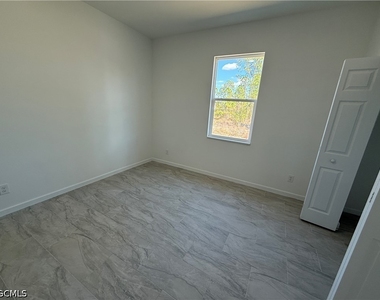 1115 Cove Street E - Photo Thumbnail 10