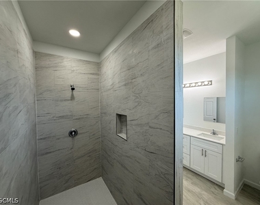 1115 Cove Street E - Photo Thumbnail 8